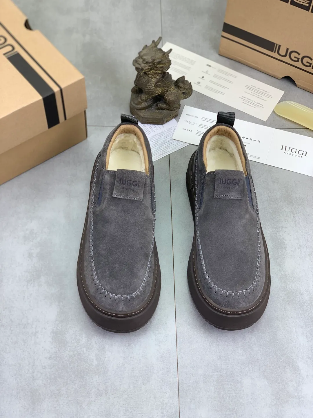 Men's men's shoes 💰P580 New arrival 🆕🆕🆕 IUGGI men's shoes slip-on loafers British style fashionable retro casual sneakers Convenient, comfortable, casual, versatile style Wool lining is comfortable and warm Rubber outsole Non-slip and firm Size: 39-44 Three colors 8731-8